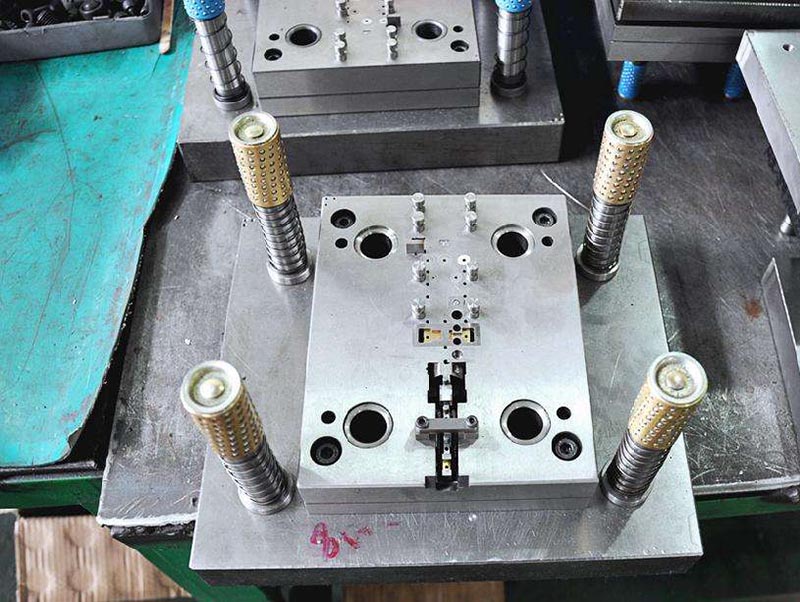 澄海模具制造-01